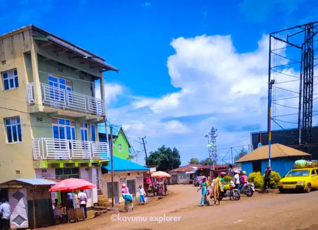 Centre commercial et carrefour de Kavumu
